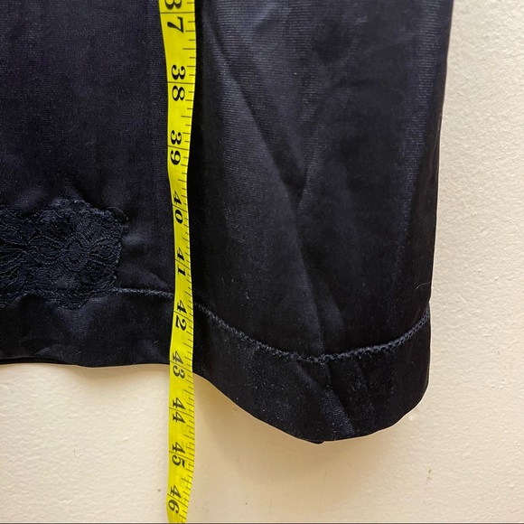 VINTAGE 90's VANDIORA BLACK FULL SLIP V-NECKLINE SHEER LACE STYLE 1327 - Picture 4 of 13